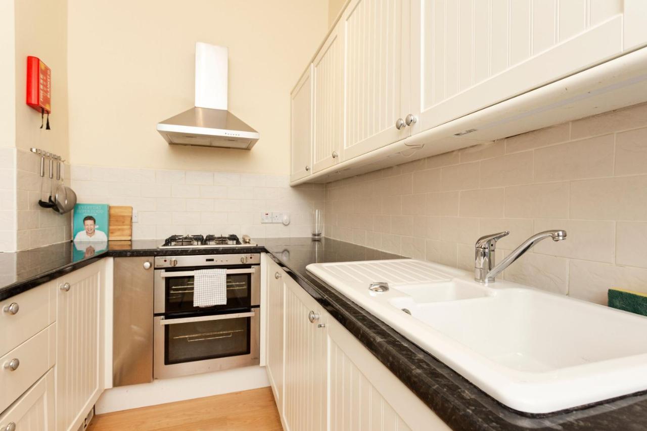 1 Bedroom Overlooking Park Appartement